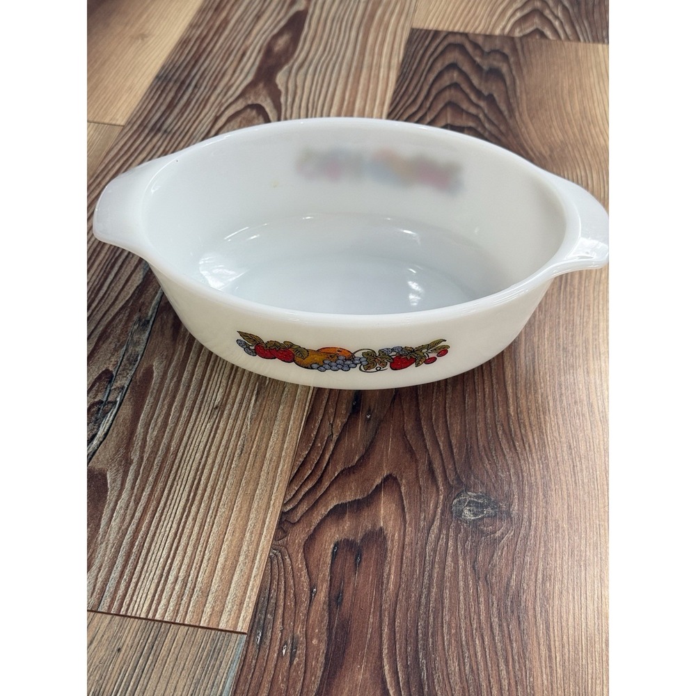 ANCHOR HOCKING FIRE KING 1 QT # 433 MILK GLASS ROUND OVEN DISH FRUIT DESIGN